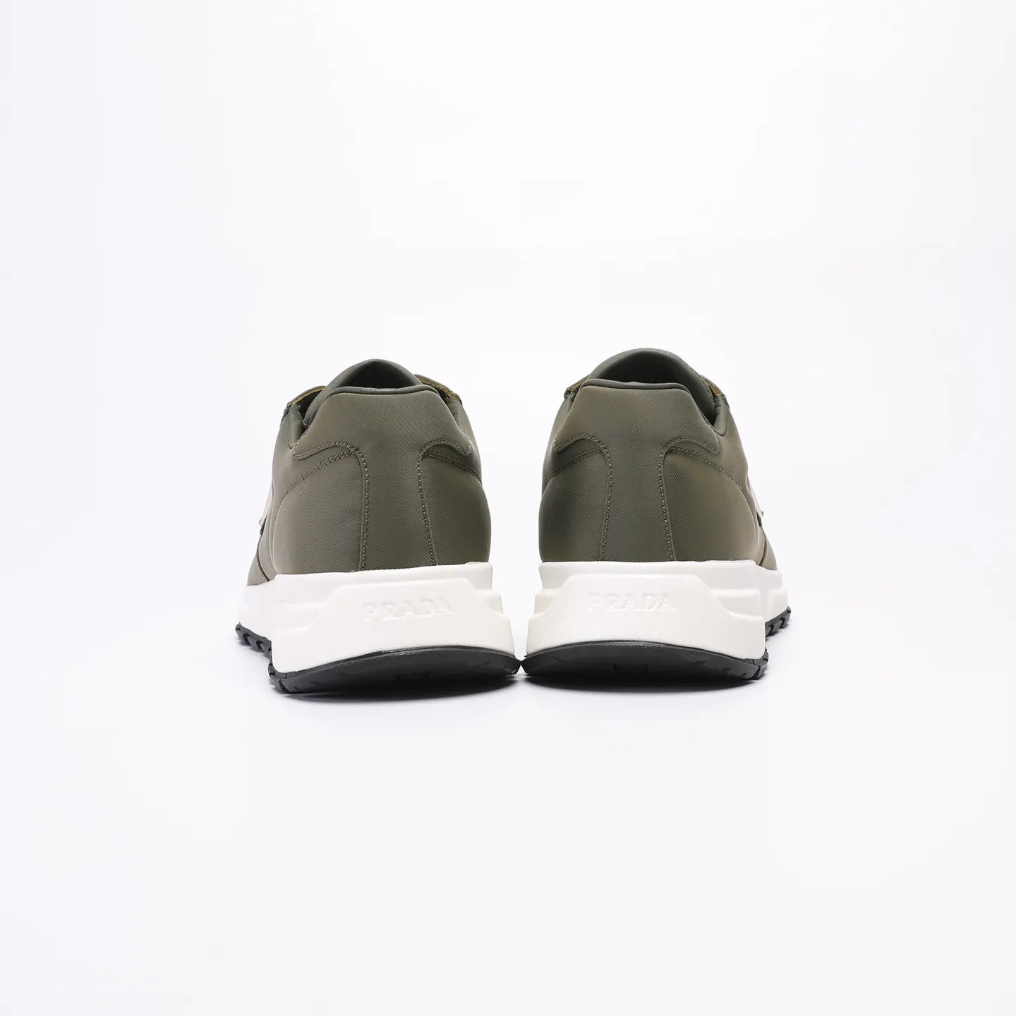 Batch 580 [PRADA] Men's shoes are popular in the counter, official website synchronization, high-quality shipments. Fabric: original cowhide with snakeskin. Lining: cowhide feet + cowhide lining. Outsole: original TPU + foam. Size: 38-46